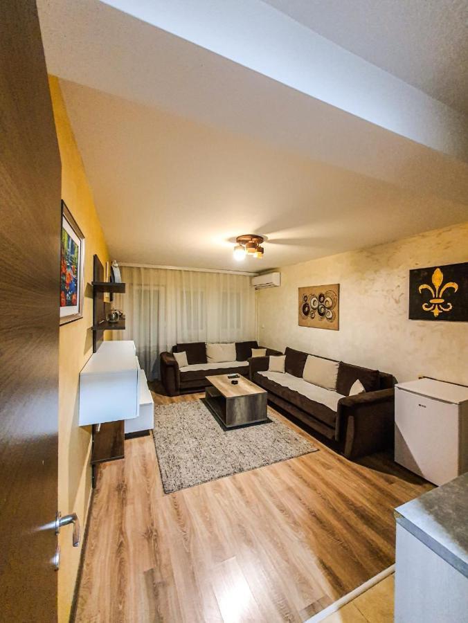 Avio Apartmani 2018 Novi Pazar Eksteriør billede