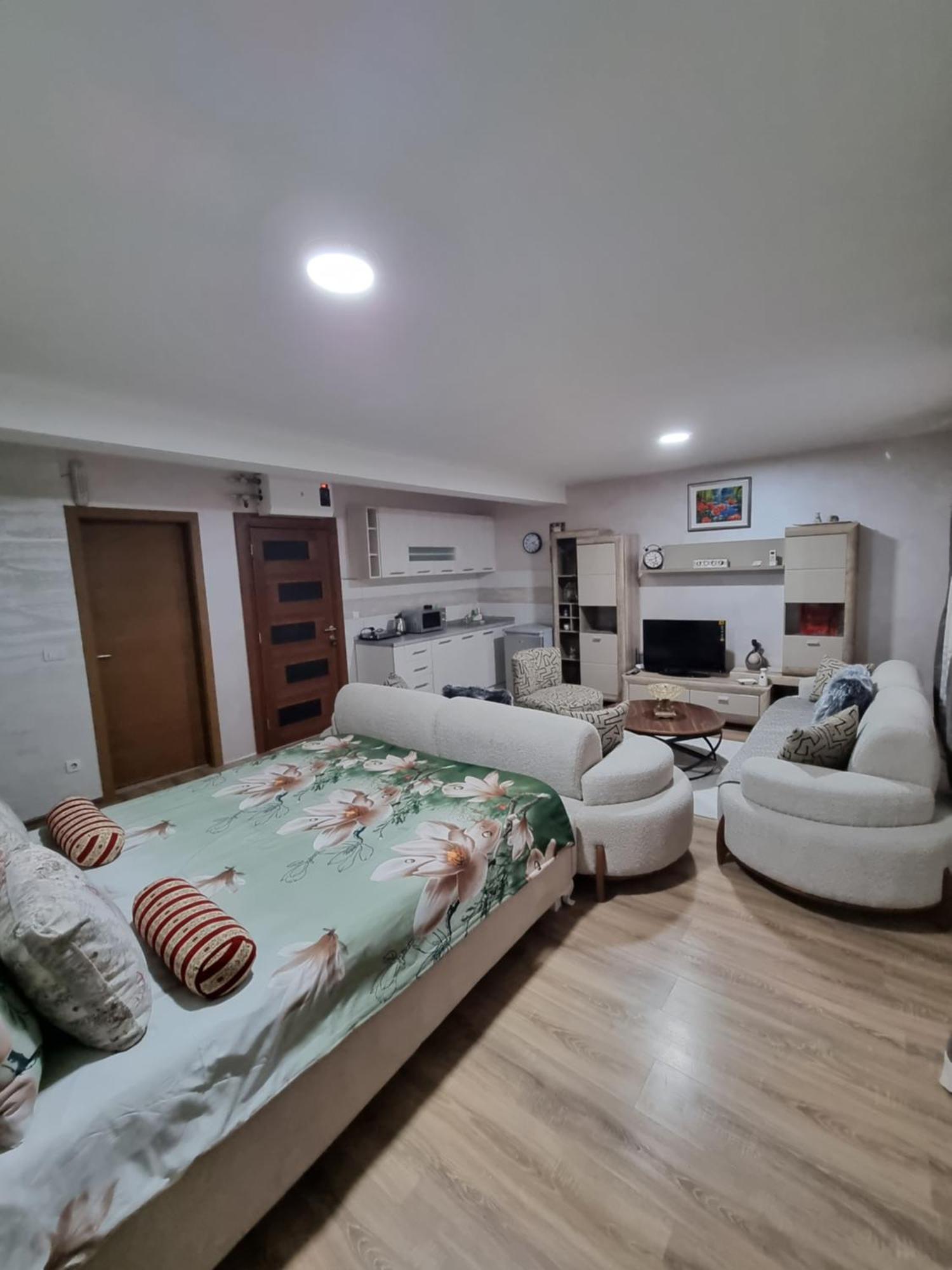 Avio Apartmani 2018 Novi Pazar Eksteriør billede
