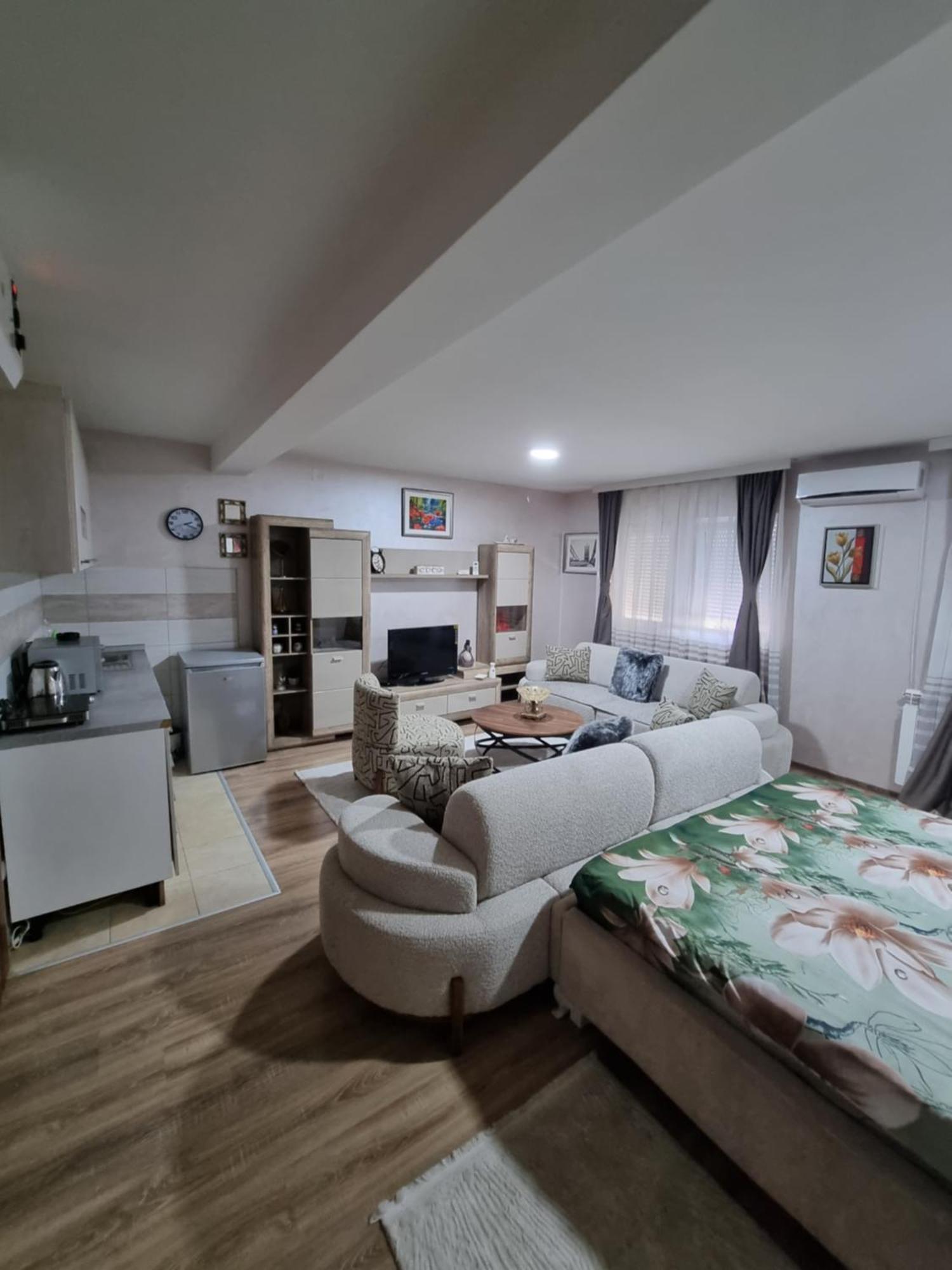Avio Apartmani 2018 Novi Pazar Eksteriør billede